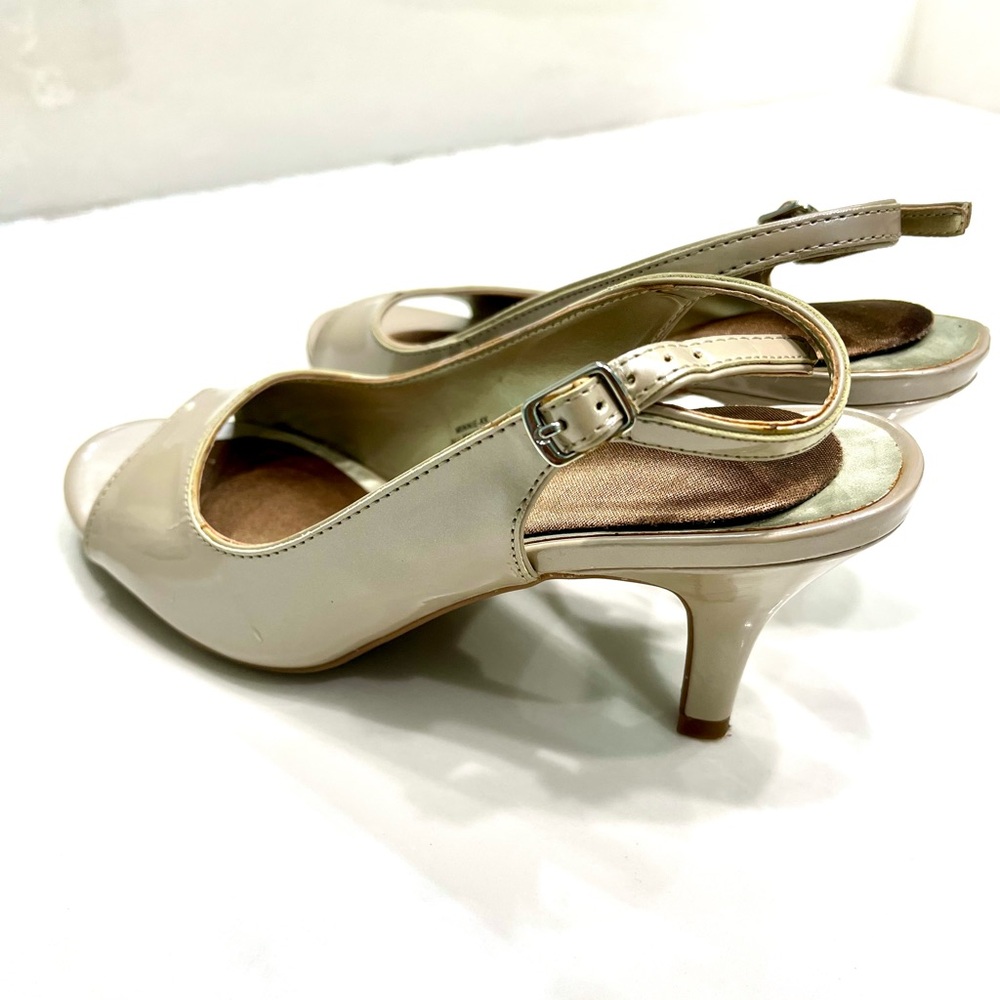 3/$25 Kelly & Katie Slingback Heels - Picture 2 of 8